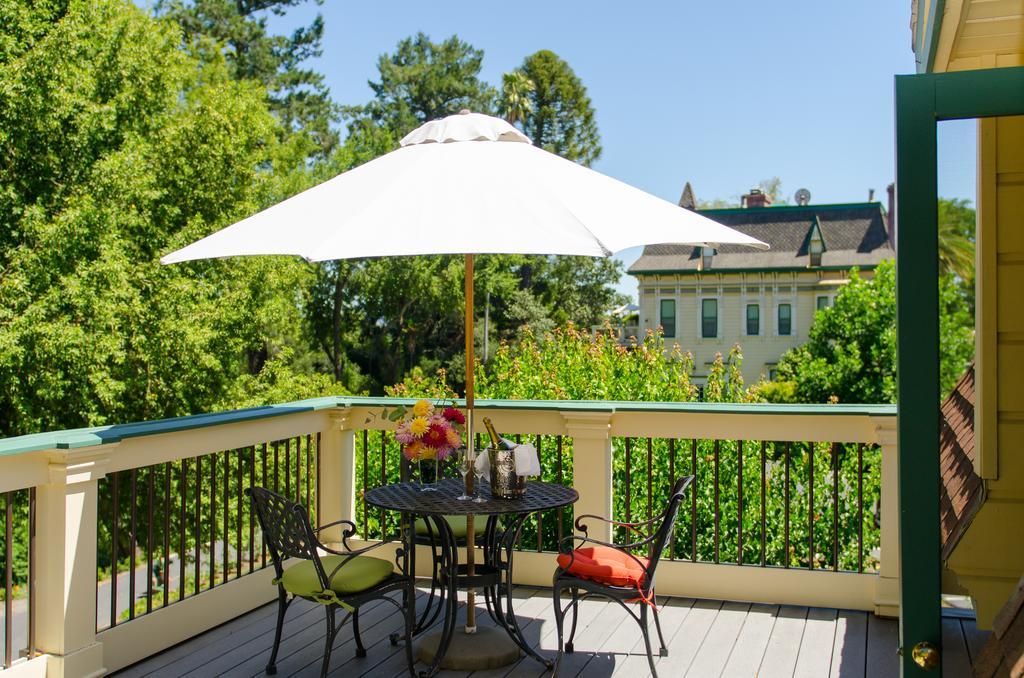 Hotel Madrona Manor à Healdsburg Extérieur photo