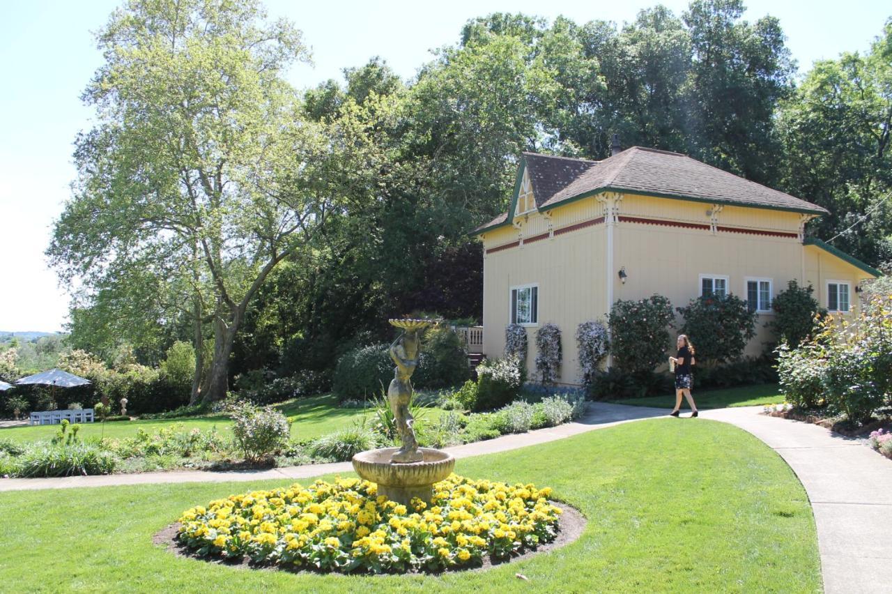 Hotel Madrona Manor à Healdsburg Extérieur photo