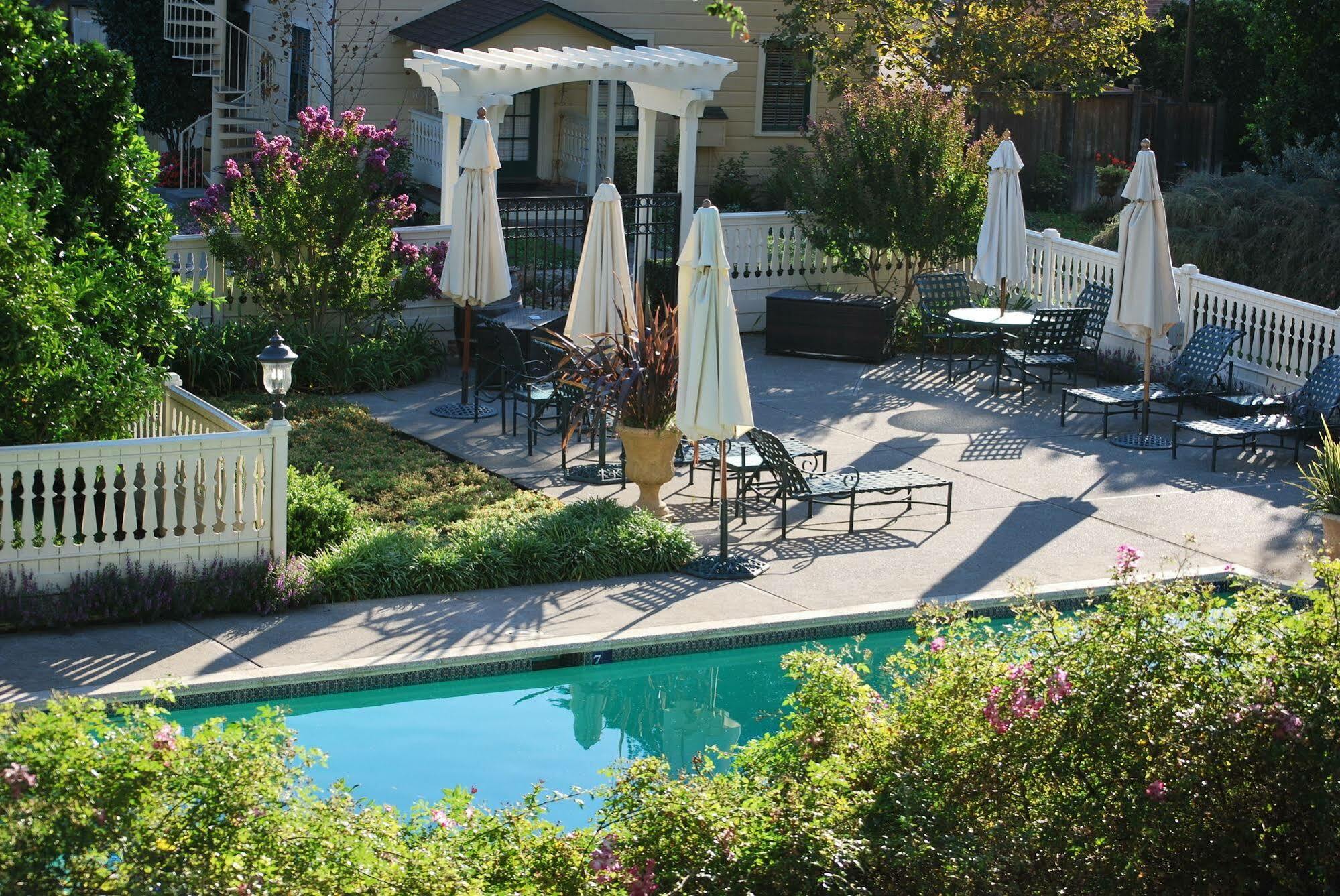 Hotel Madrona Manor à Healdsburg Extérieur photo