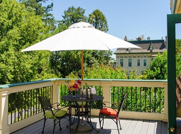 Hotel Madrona Manor à Healdsburg Extérieur photo
